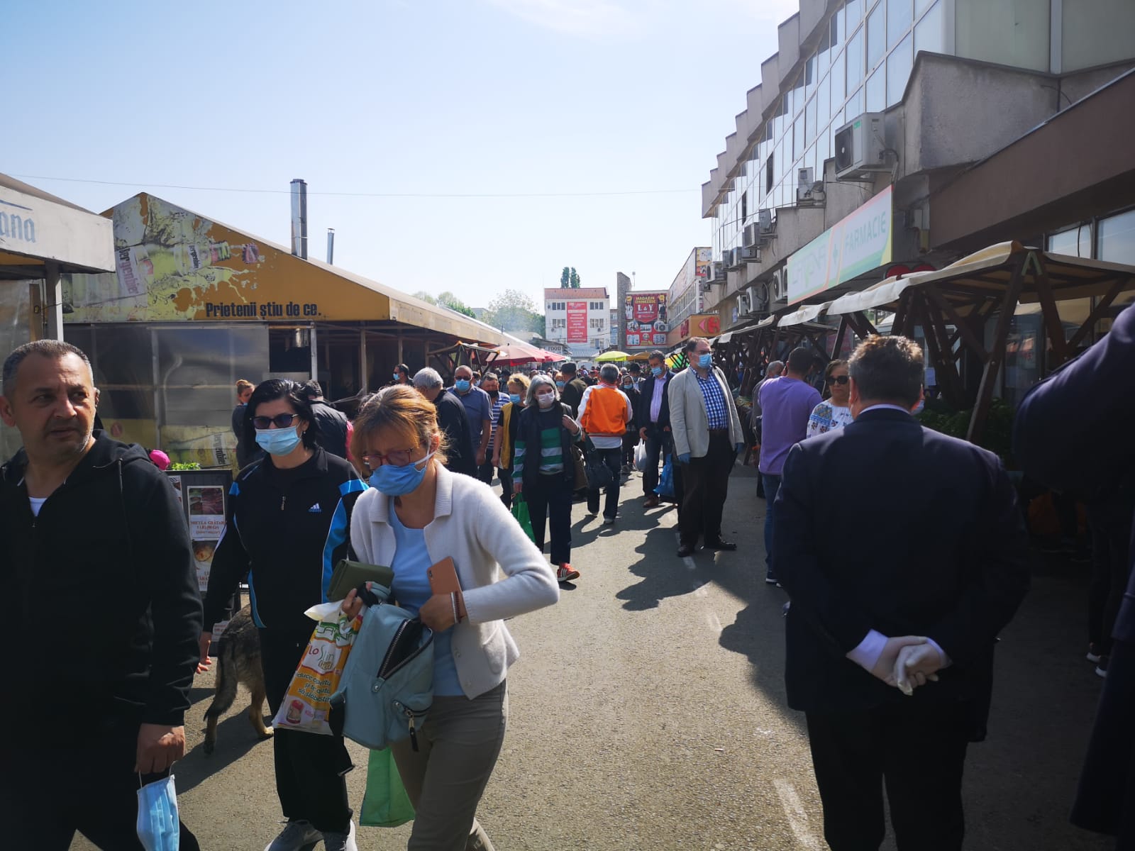 Craiova. Piața Centrală și Piața Valea Roșie, închise Stiri regionale Oltenia Jurnalul Olteniei