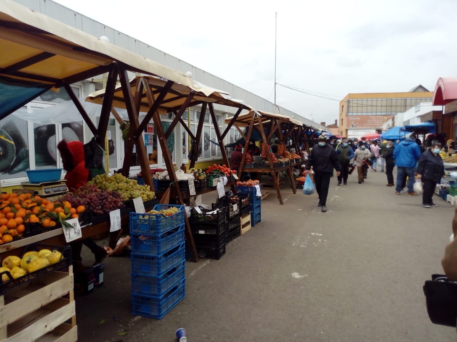 Cresc taxele pentru ocuparea meselor din piețele din Craiova. Vasilescu