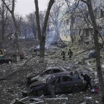 Trei morți, între care un copil, după atentatul de la maternitatea Mariupol