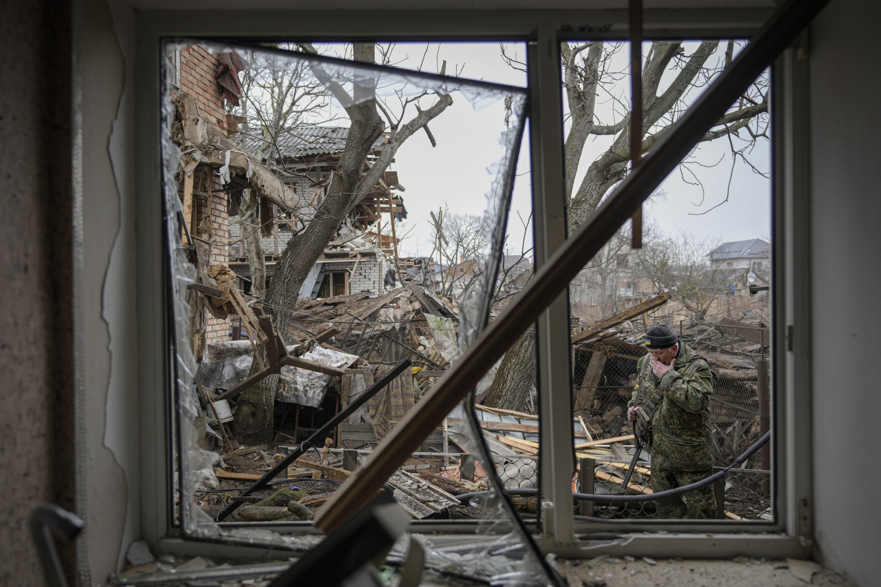 O mănăstire din estul Ucrainei, care adăpostea 200 de copii, afectată de un atac aerian (foto arhivă)