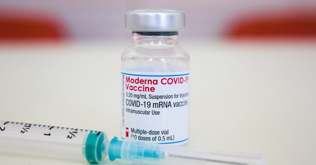 Moderna recheamă mii de doze de vaccin împotriva COVID-19