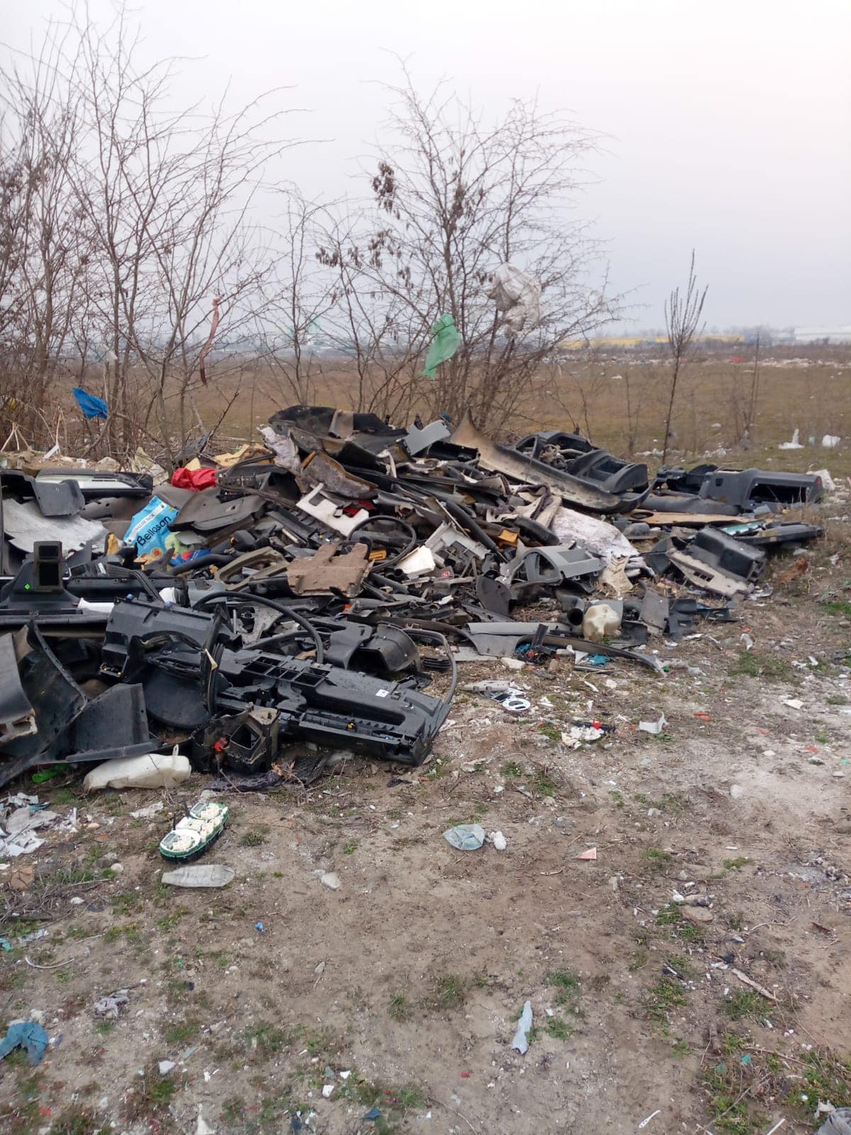 Amenzi pentru craiovenii care au aruncat gunoaie în locuri nepermise