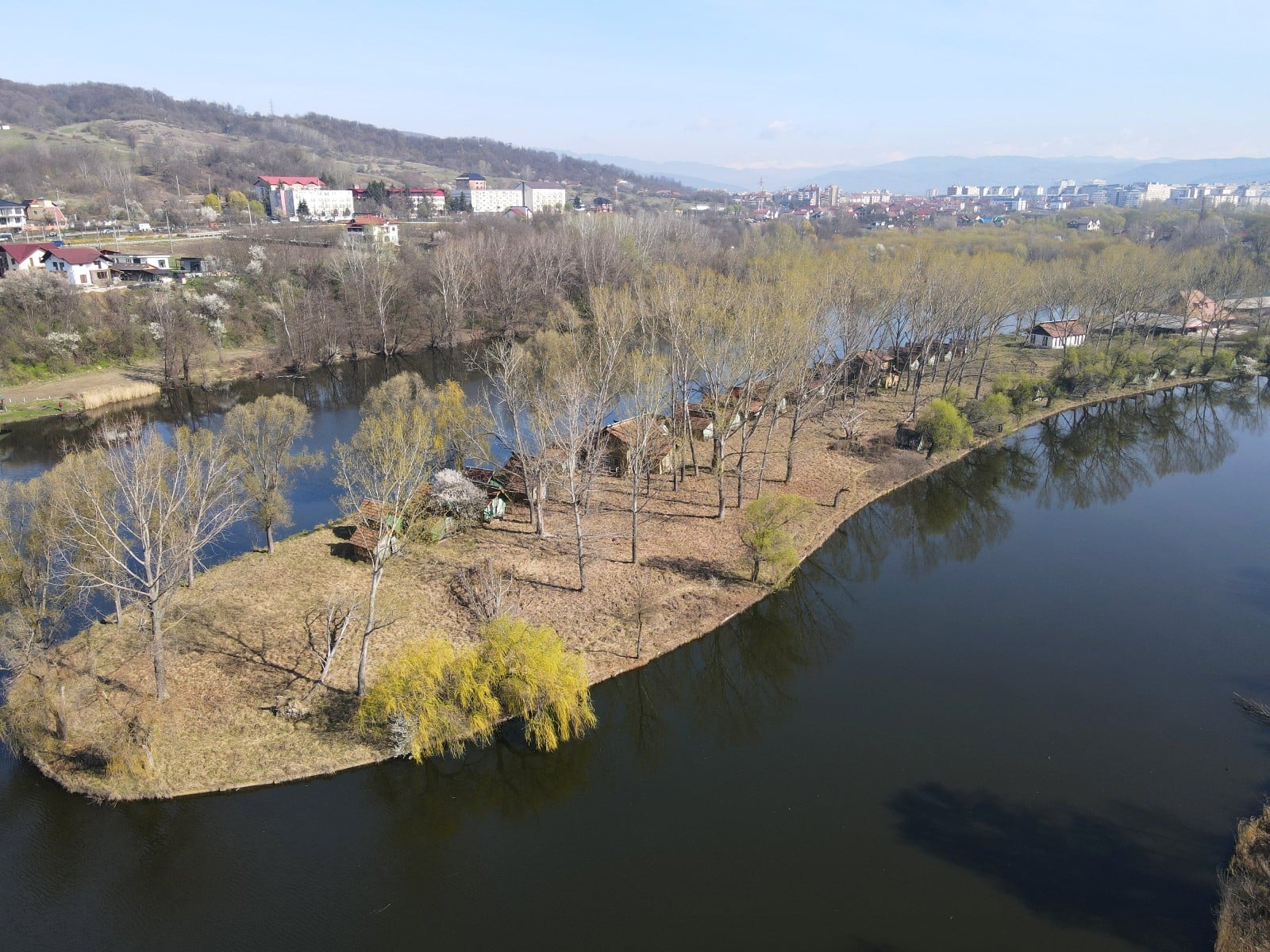 Râmnicu Vâlcea câştigă peste trei hectare şi jumătate de teren