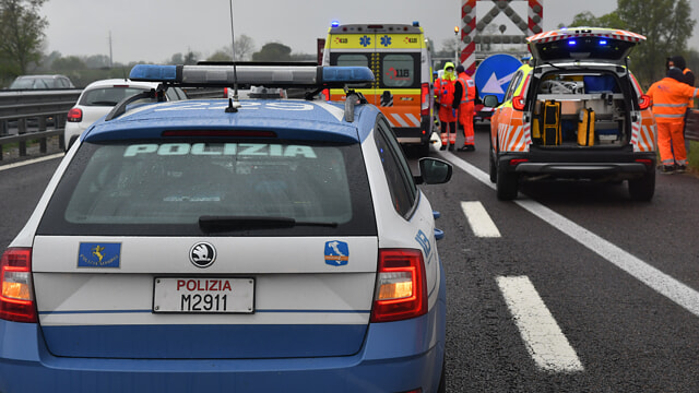 Muncitor român lovit mortal de o mașină, în timp ce lucra pe autostradă, în Italia
