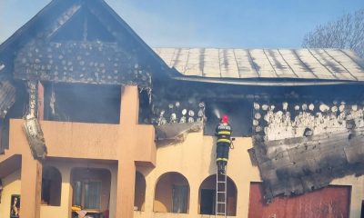 (VIDEO) Olt: O casă a fost cuprinsă de flăcări