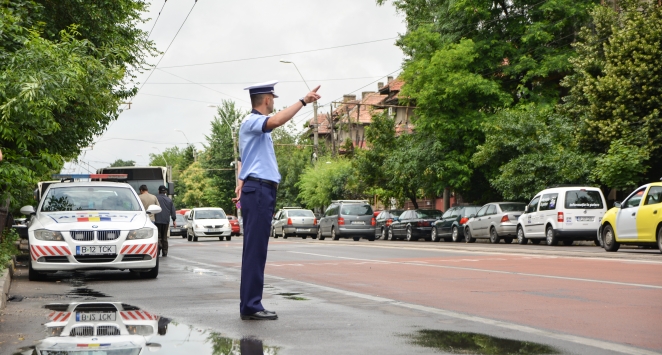 Dosar penal pentru un bărbat care a încercat să mituiască polițiștii