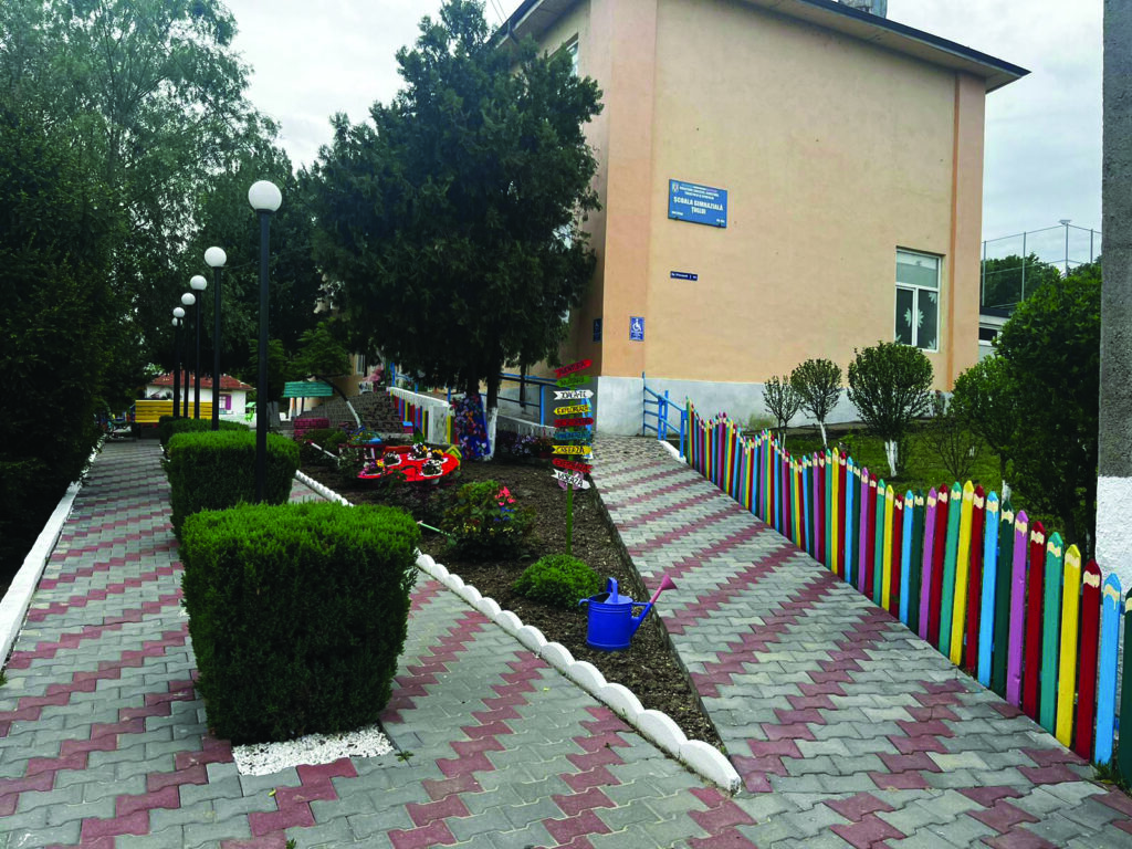 curte-scoala-tuglui - Jurnalul Olteniei – Știri din Craiova și Oltenia