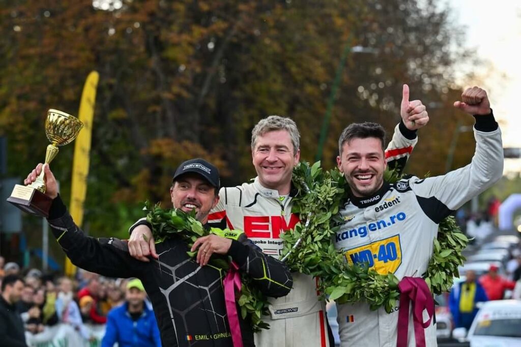 Podiumul la General a fost ocupat de Jerome France (mijloc) locul 1, Emil Ghinea locul 2 și de Octavian Ciovică, locul 3 (dreapta) - Jurnalul Olteniei – Știri din Craiova și Oltenia